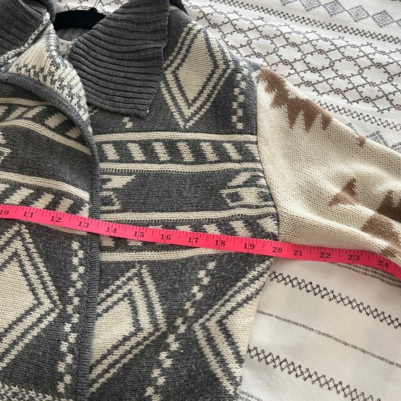 Pink Rose Open-Front Southwestern Cardigan in Gray, Cream & Brown- Size Medium - Picture 7 of 8